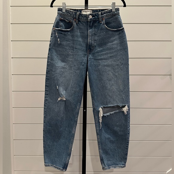 Abercrombie & Fitch Pants - A&F Curve Love The ‘80s Mom High Rise Jean